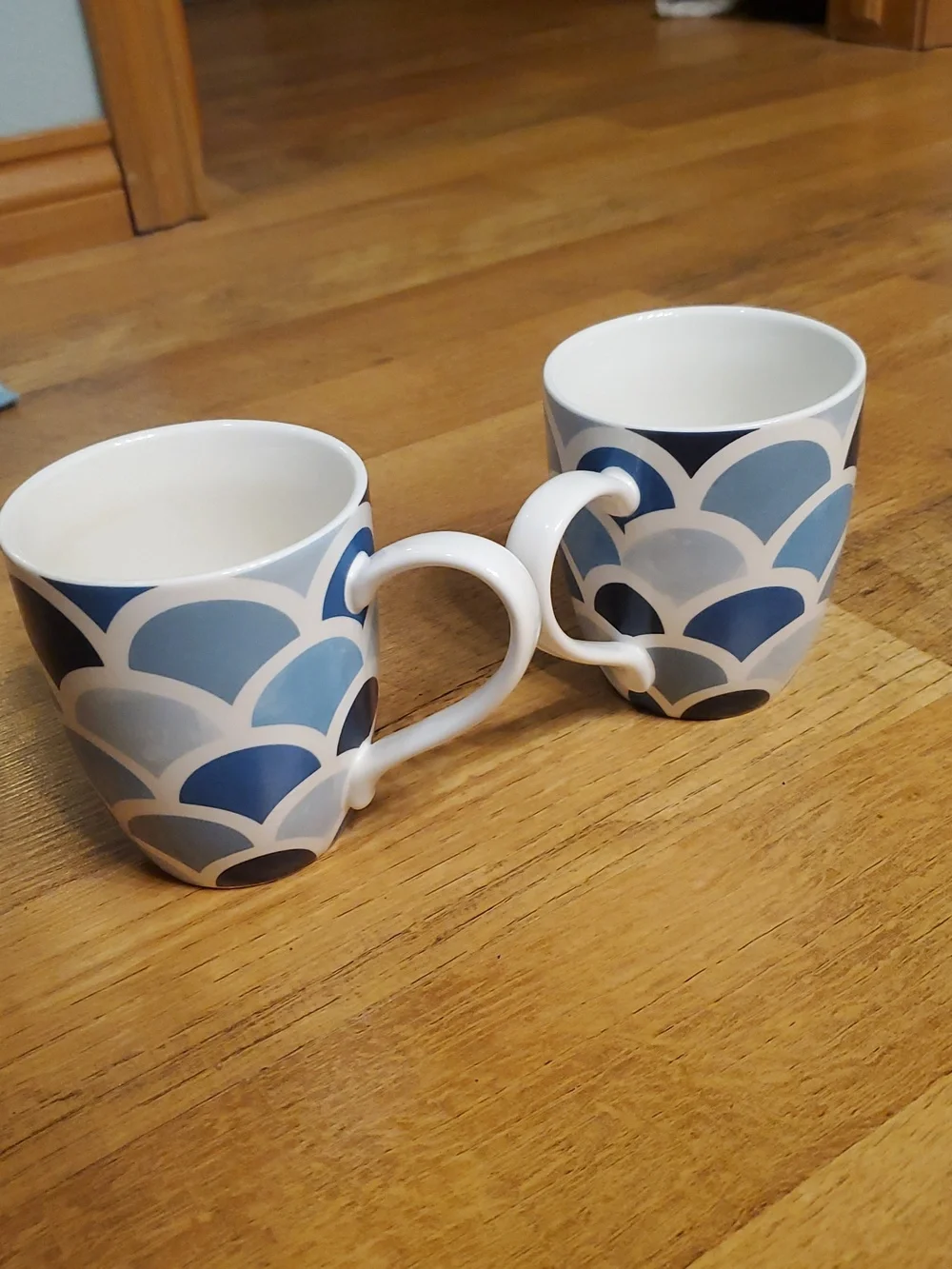 Crate & Barrel 2 Set Mugs Blue Mermaid‎ Scale